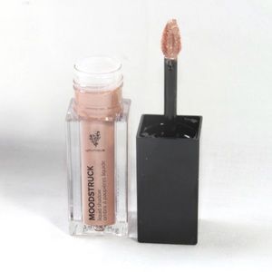 Younique liquid eyeshadow Reverent